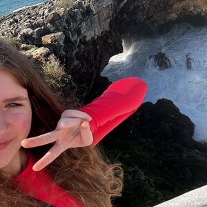 Meet your Posher, Anika